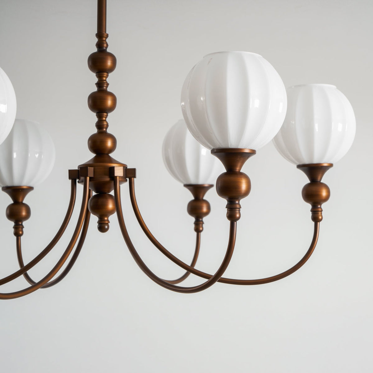 retro-monique-chandelier