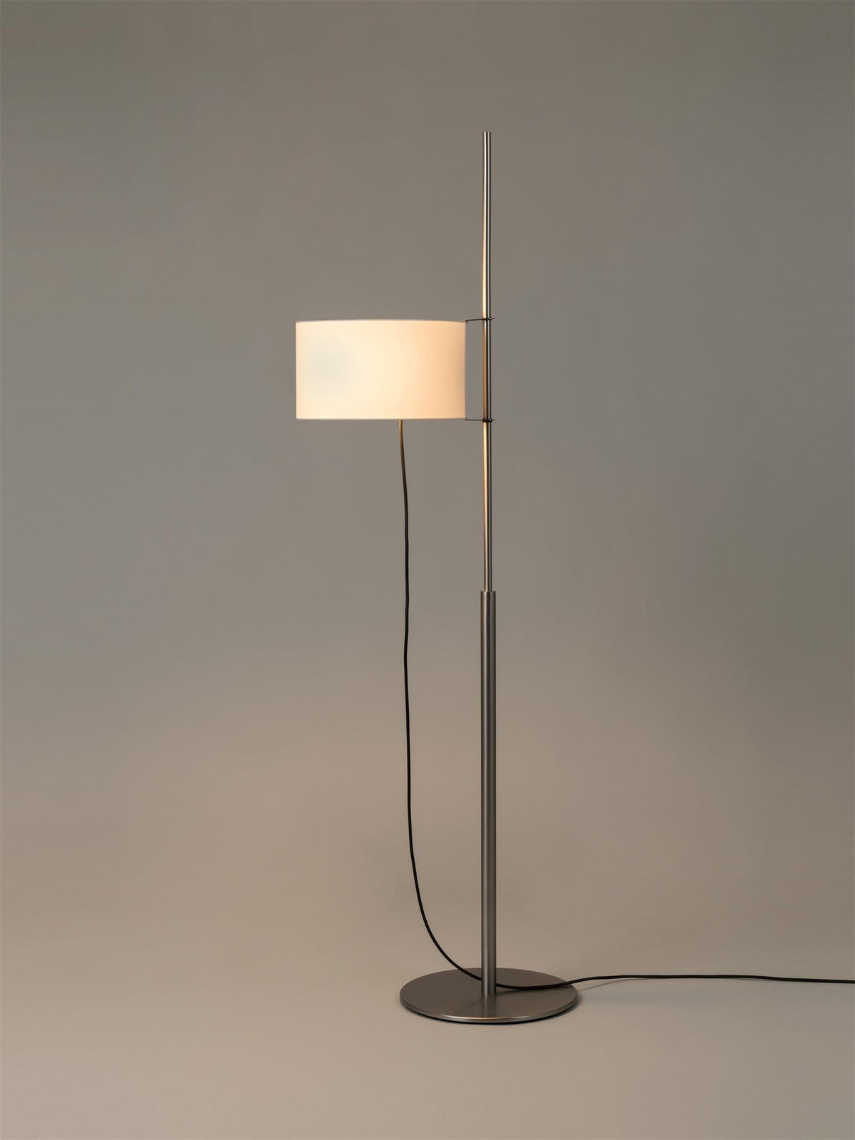santa-cole-floor-lamp