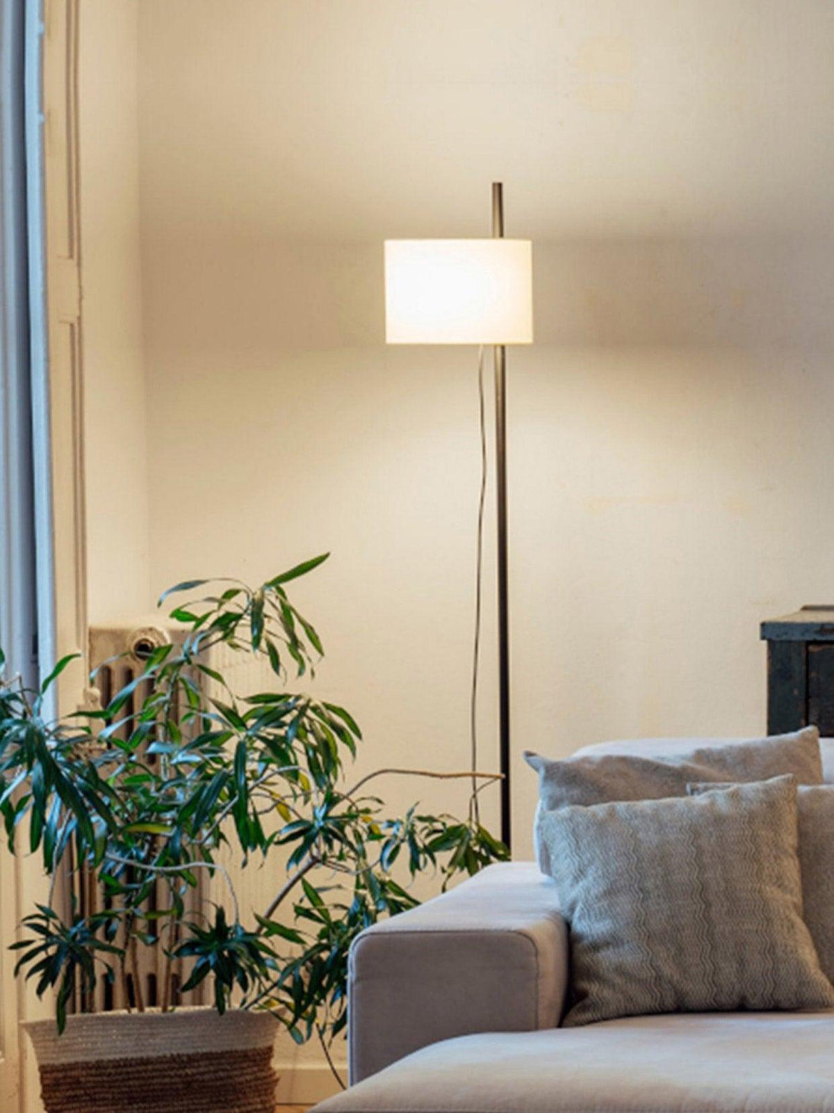 santa-cole-floor-lamp