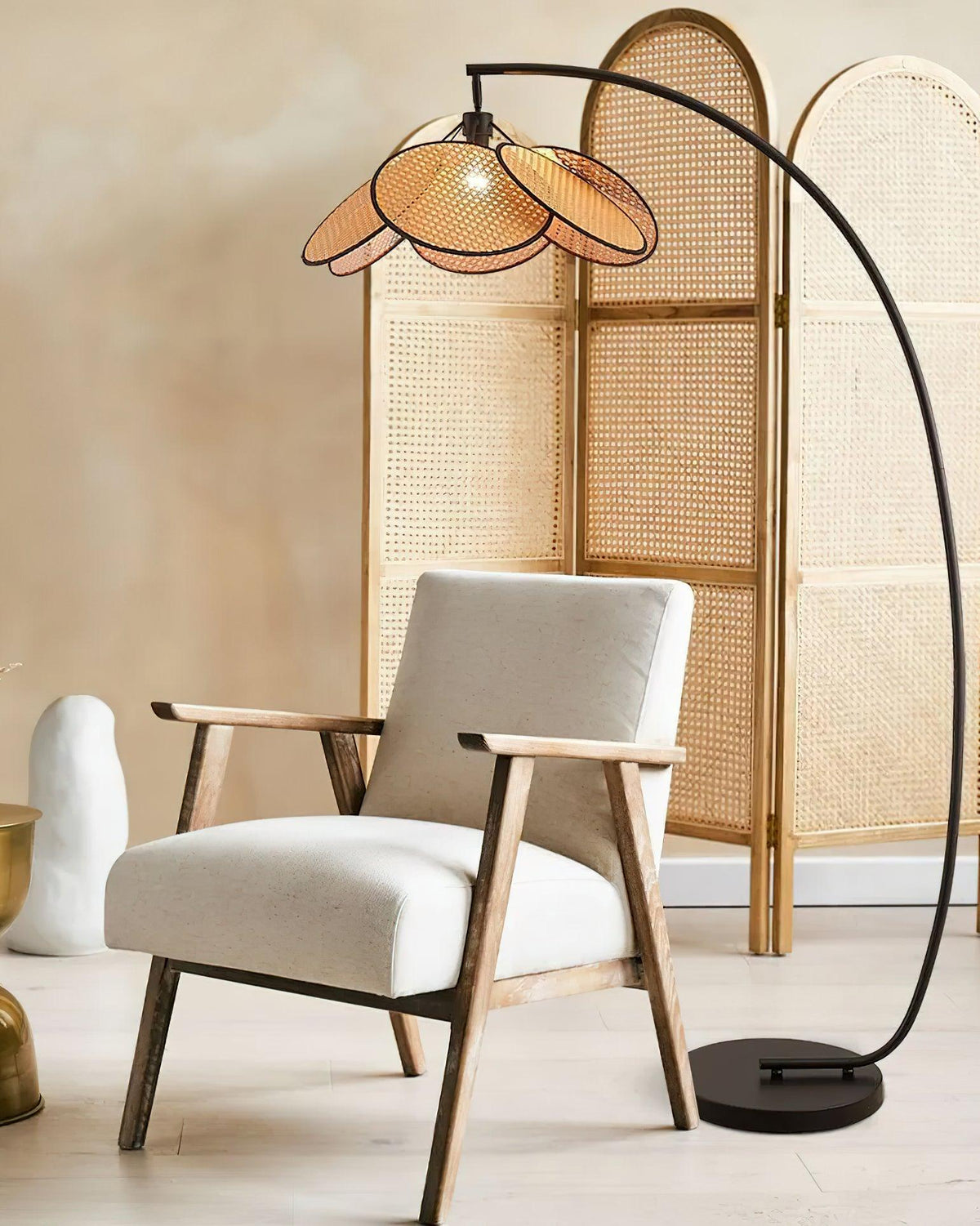 screen-cannage-floor-lamp