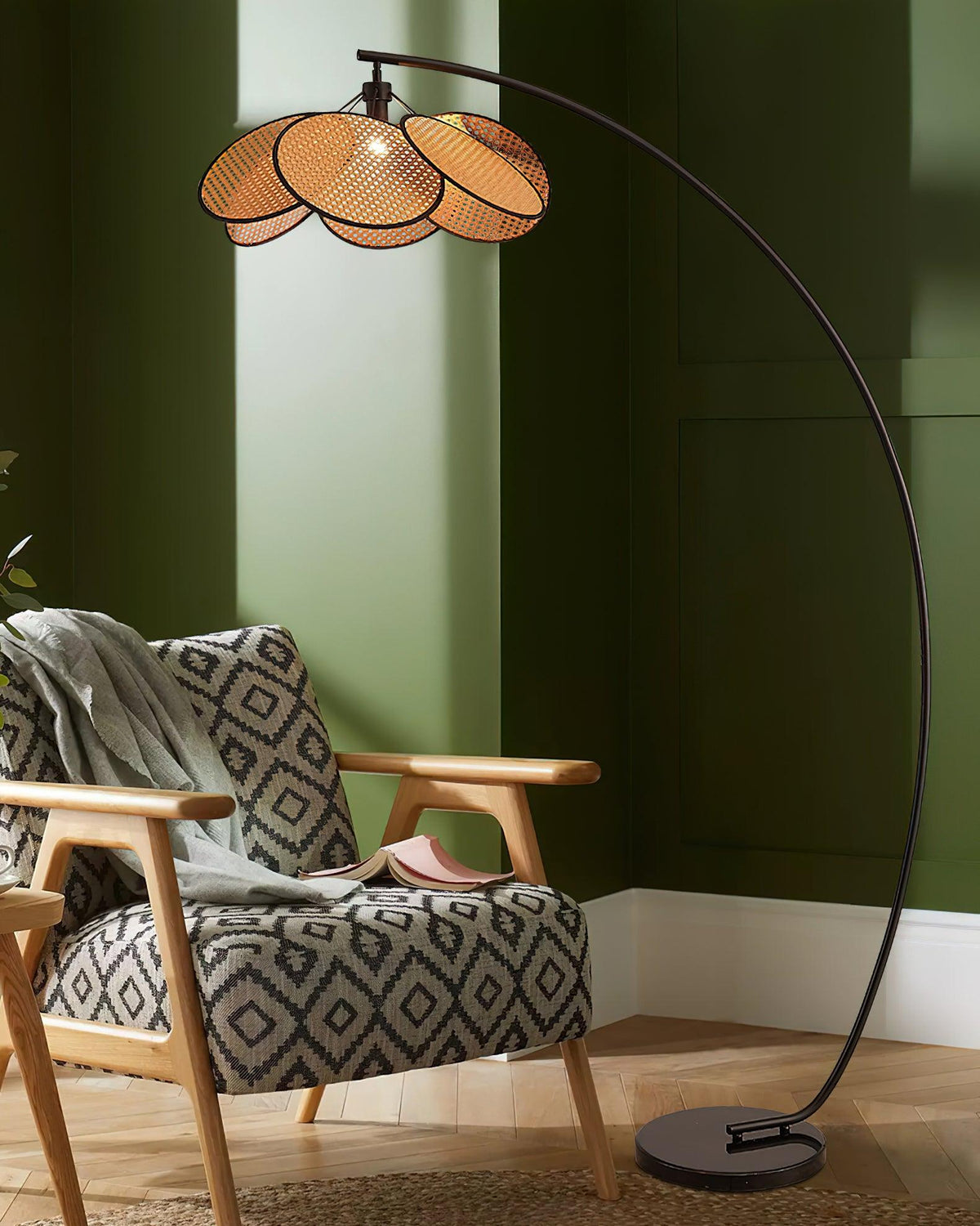 screen-cannage-floor-lamp