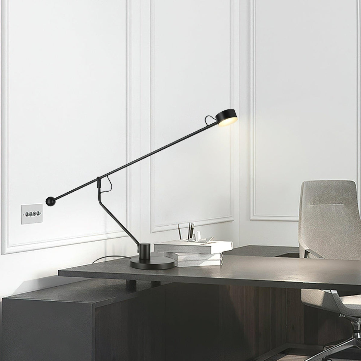 shadow-pole-table-lamp