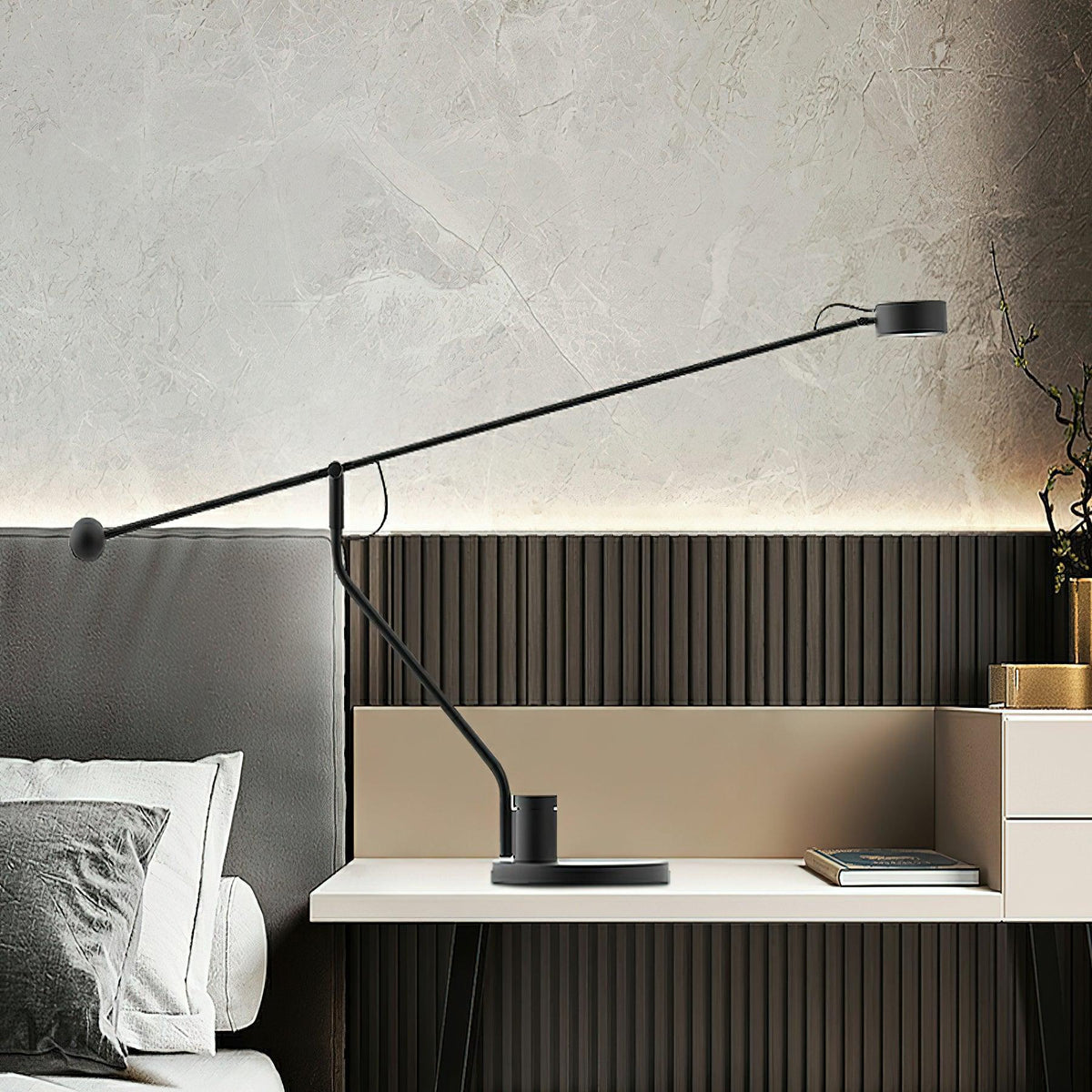 shadow-pole-table-lamp