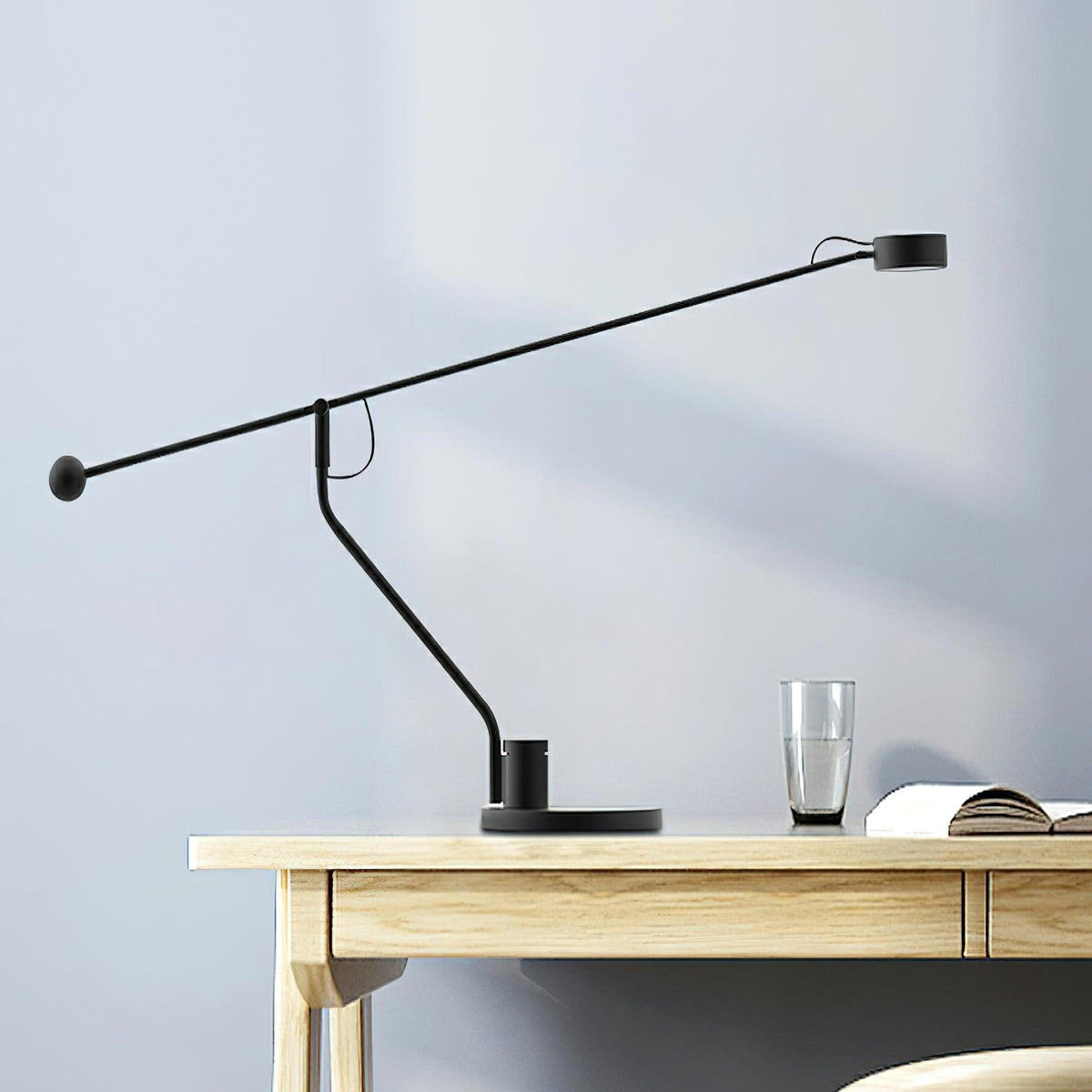 shadow-pole-table-lamp