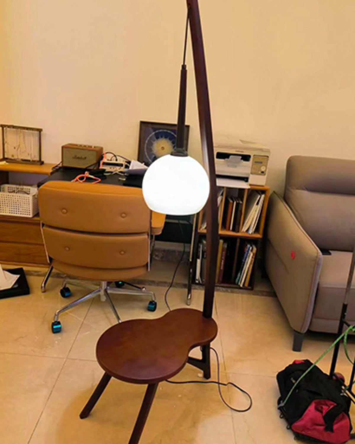 solid-wood-coffee-table-storage-floor-lamp