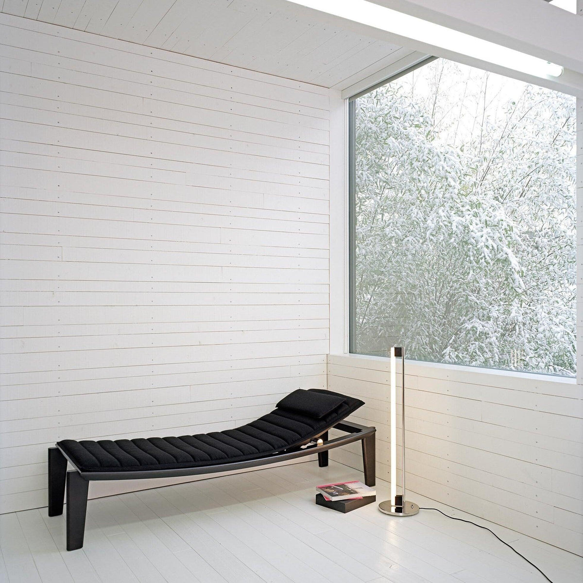 stai-floor-lamp