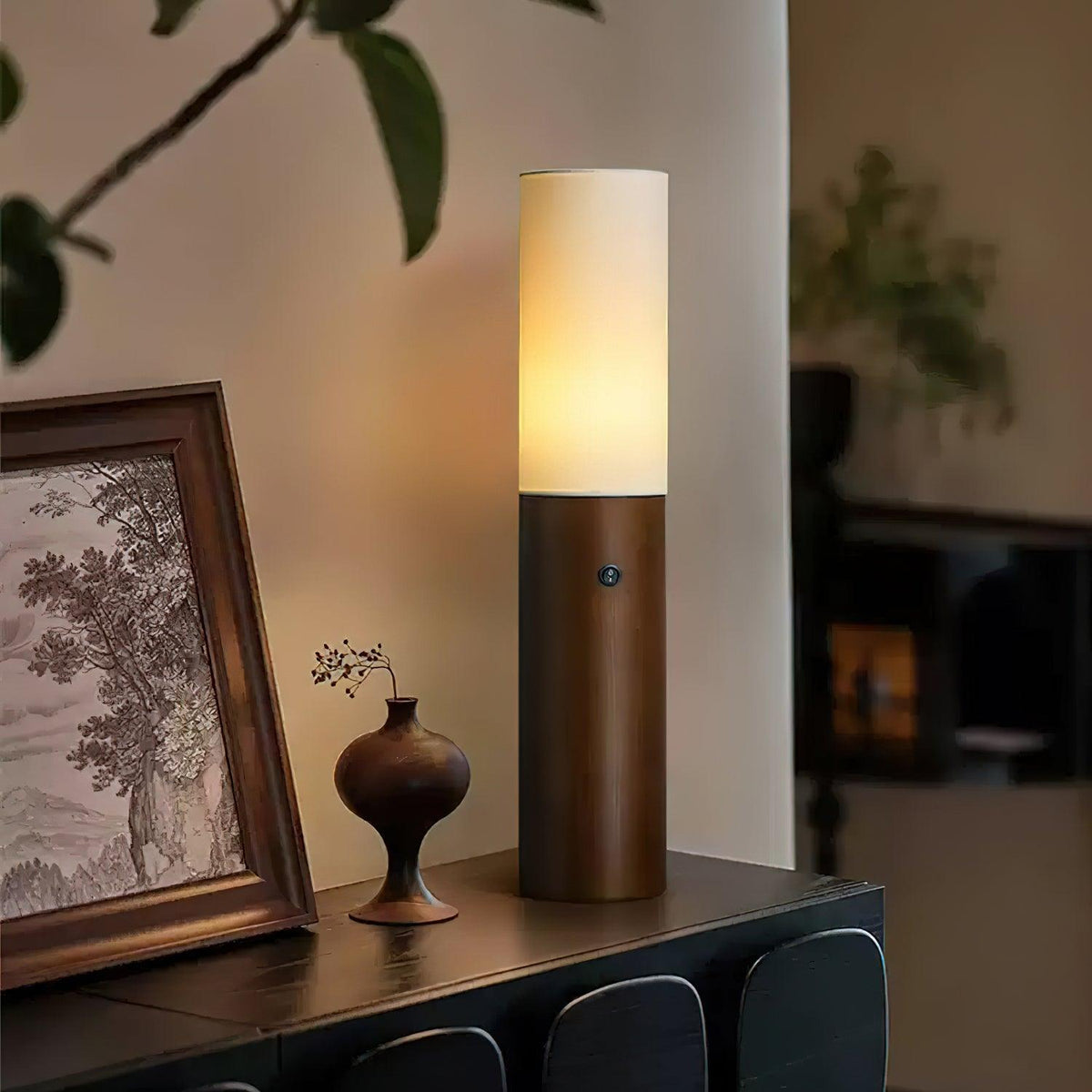 timber-column-floor-lamp