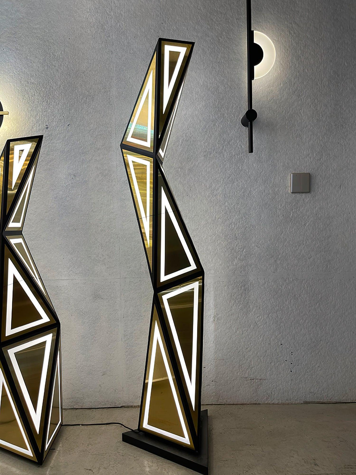 tri23f-floor-lamp