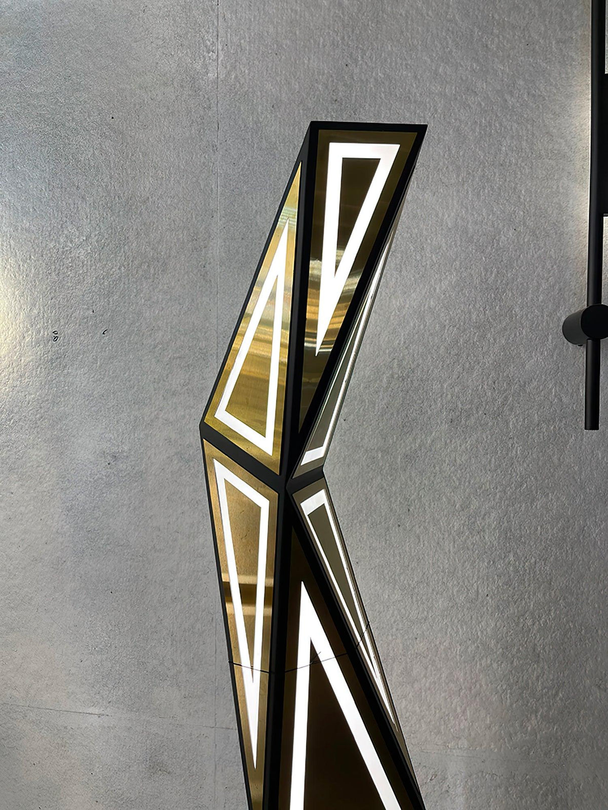 tri23f-floor-lamp