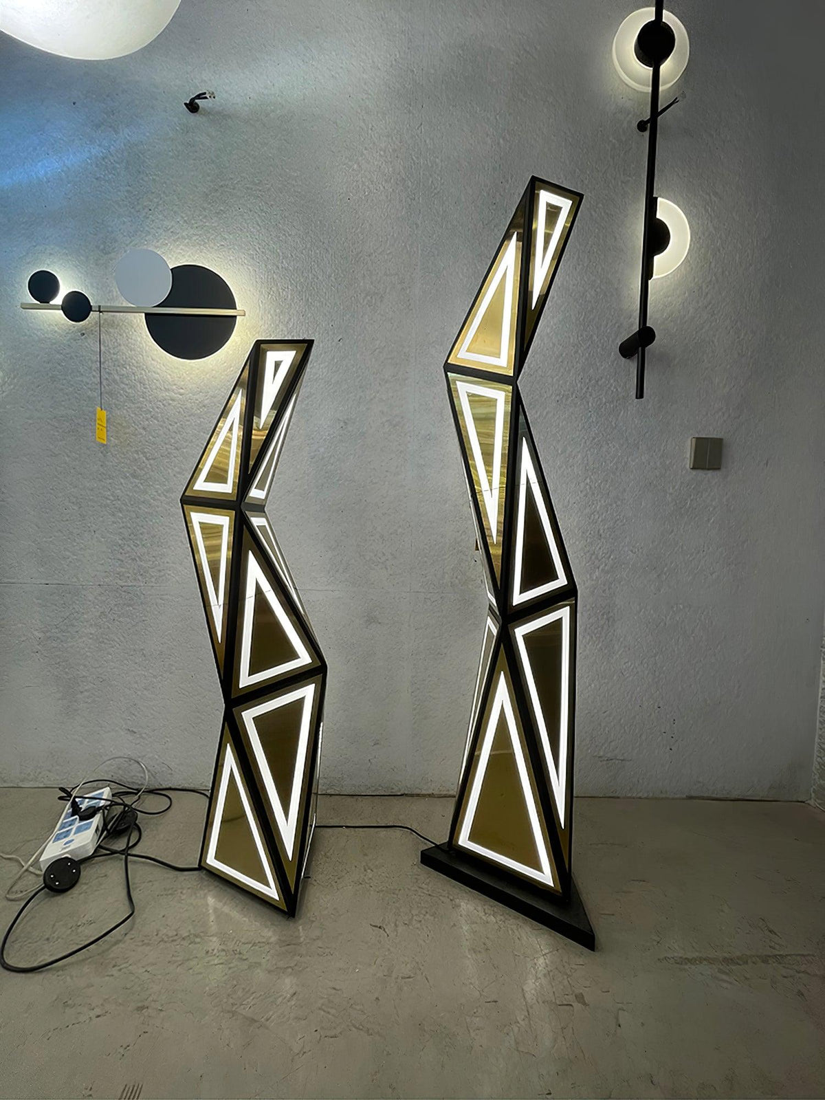 tri23f-floor-lamp