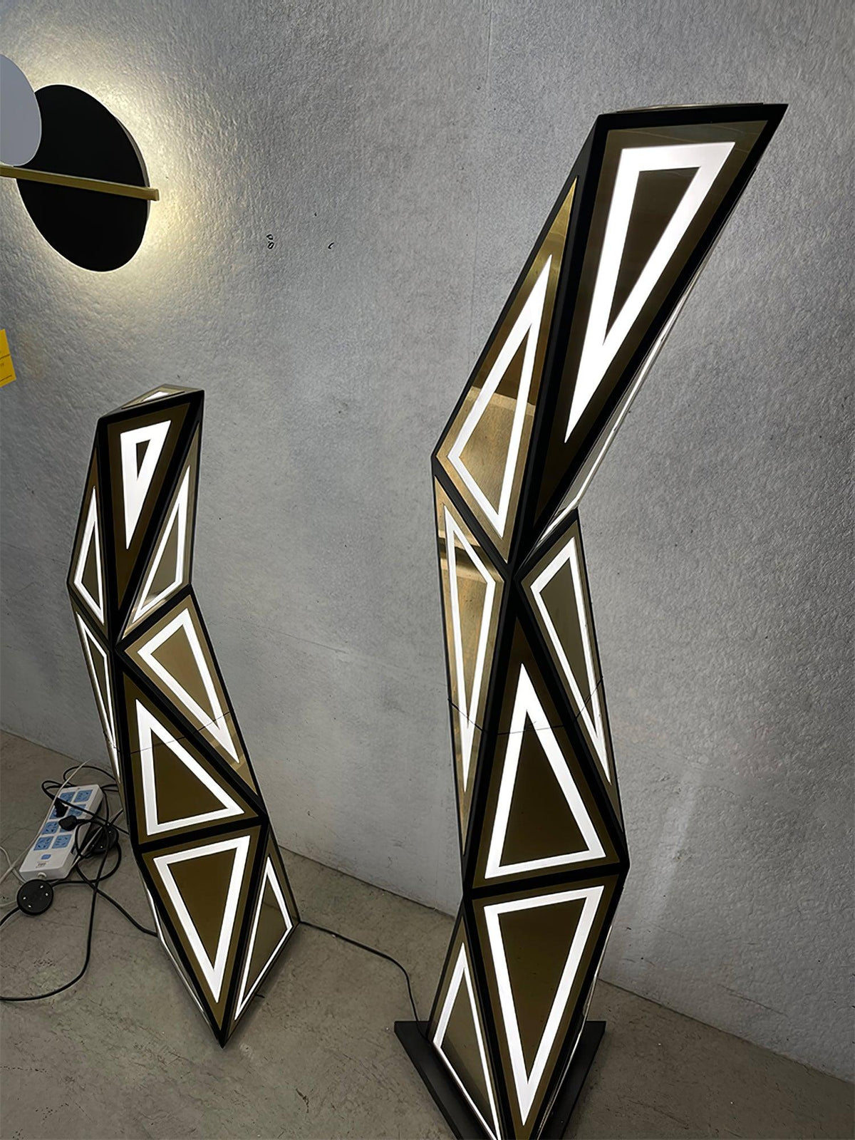 tri23f-floor-lamp