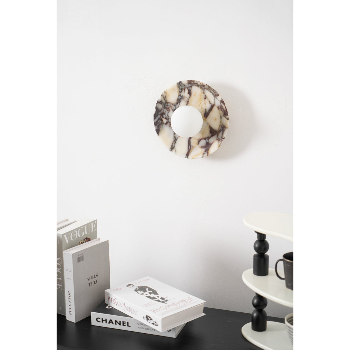 viola-marble-wall-lamp
