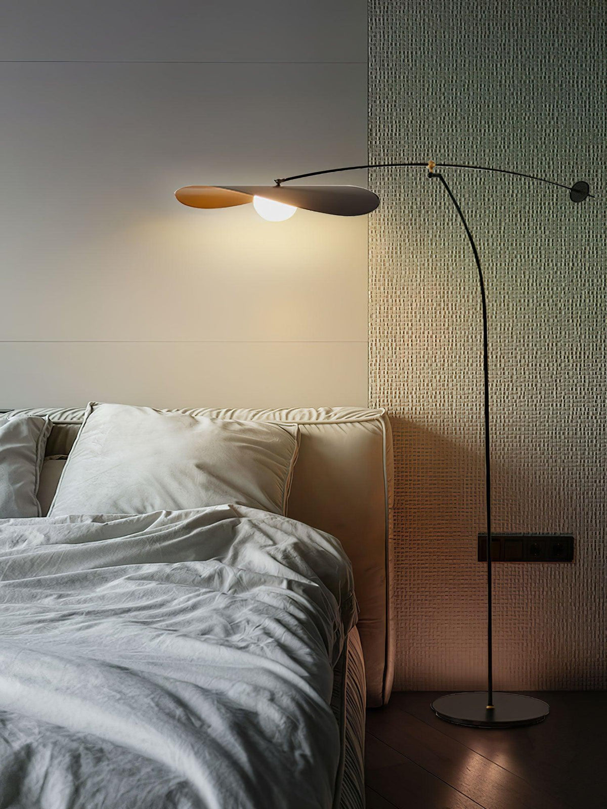 alonso-floor-lamp