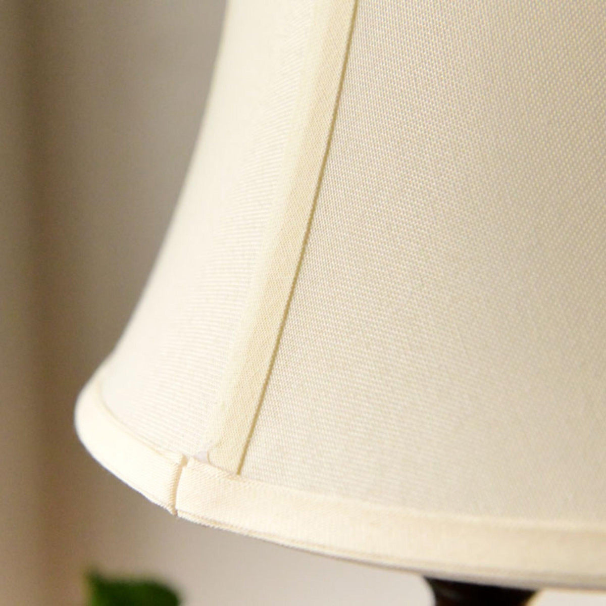 ambrosia-metal-table-lamp