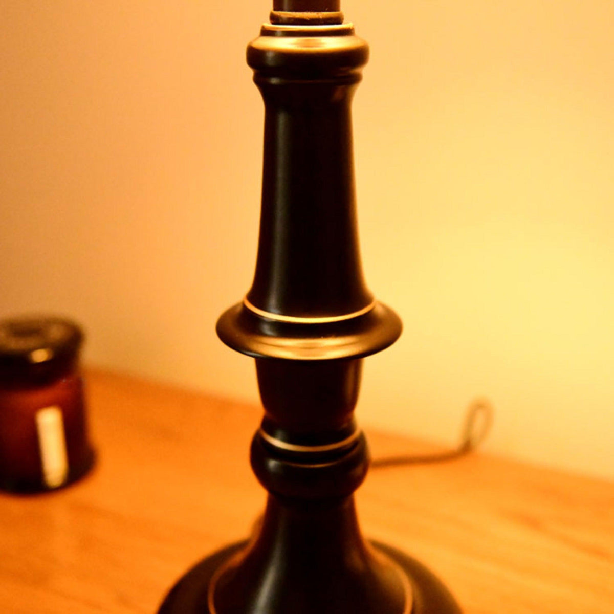 ambrosia-metal-table-lamp