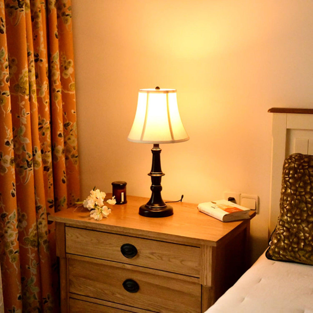 ambrosia-metal-table-lamp