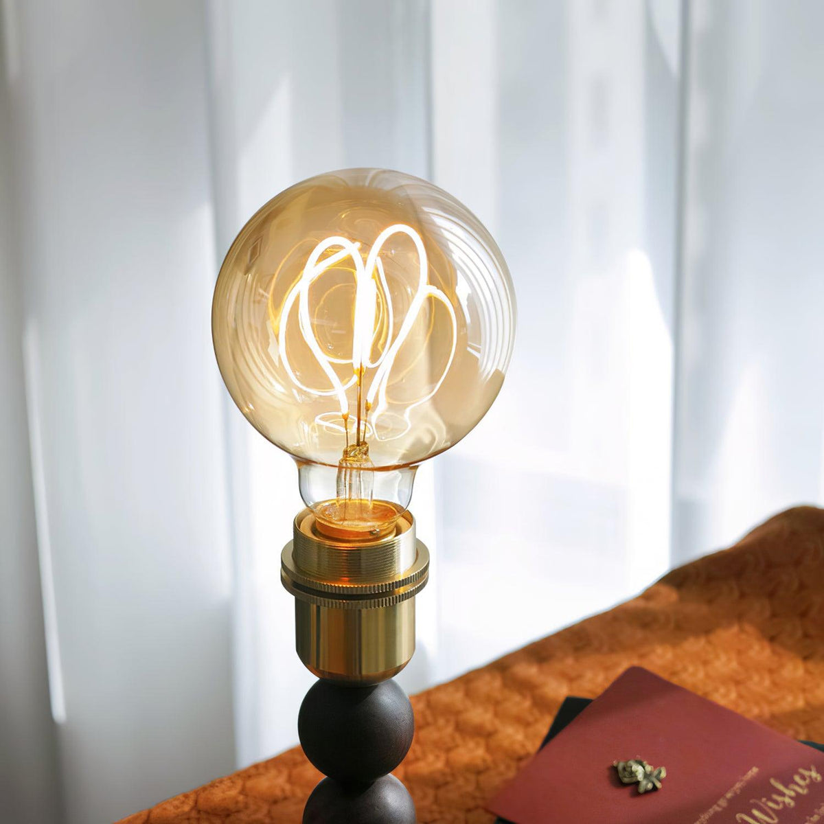 anli-love-table-lamp