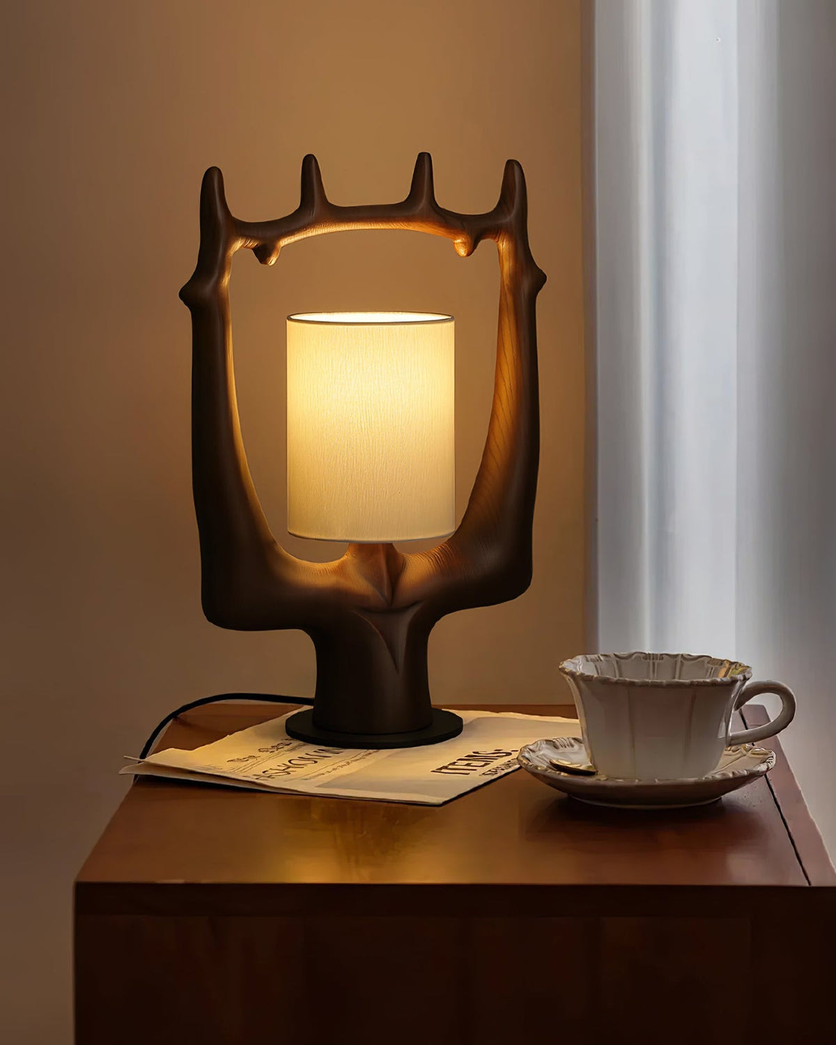 antler-ring-table-lamp