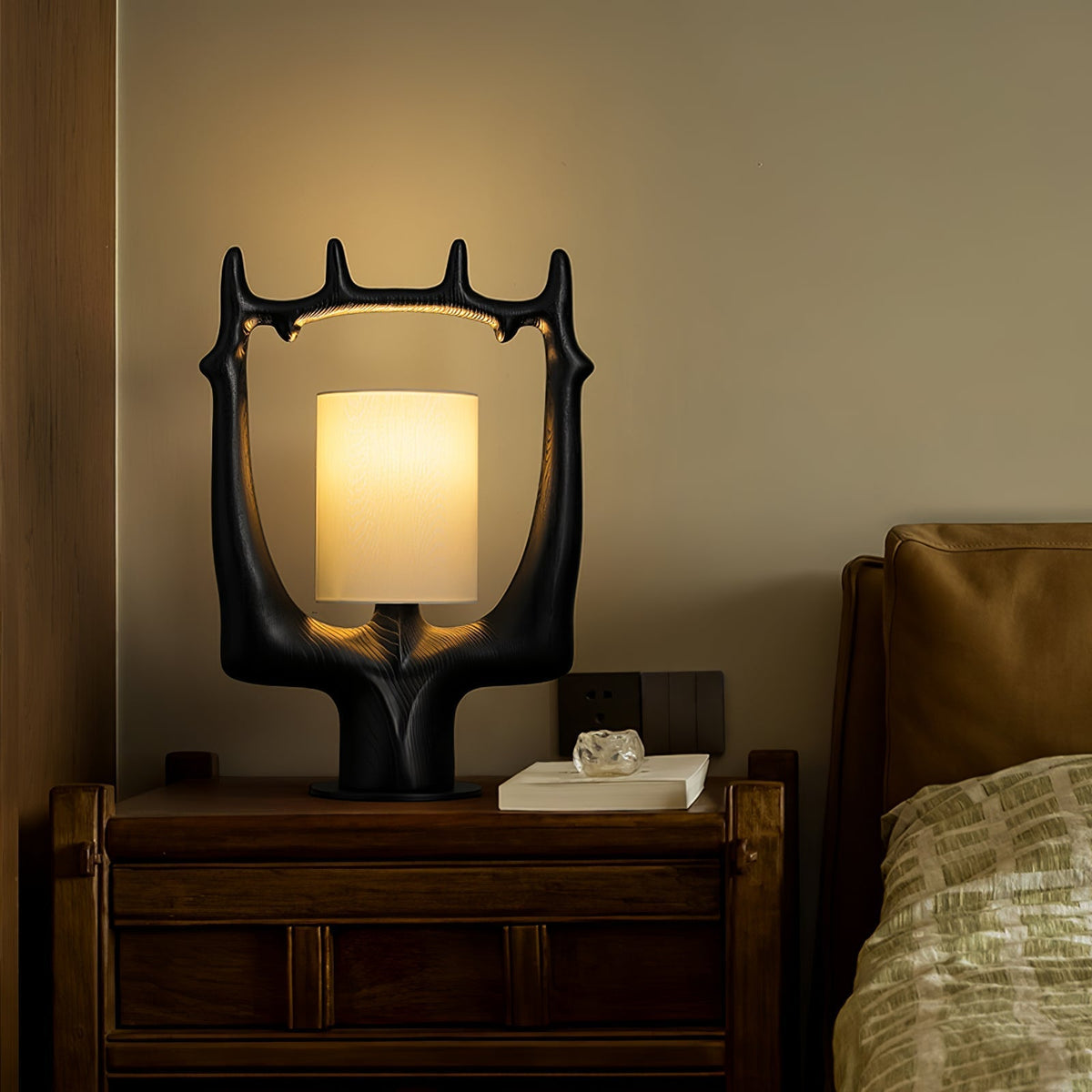 antler-ring-table-lamp
