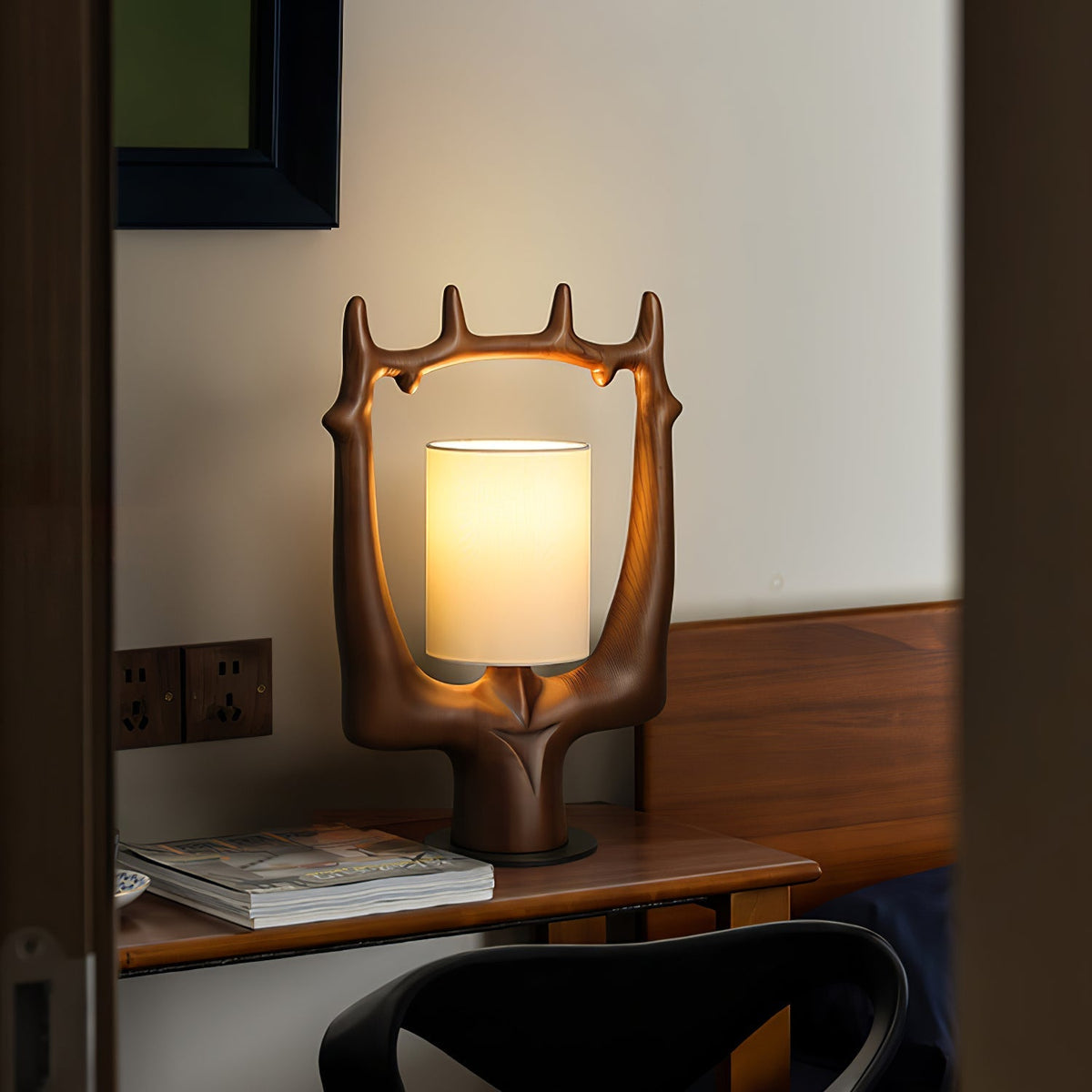 antler-ring-table-lamp