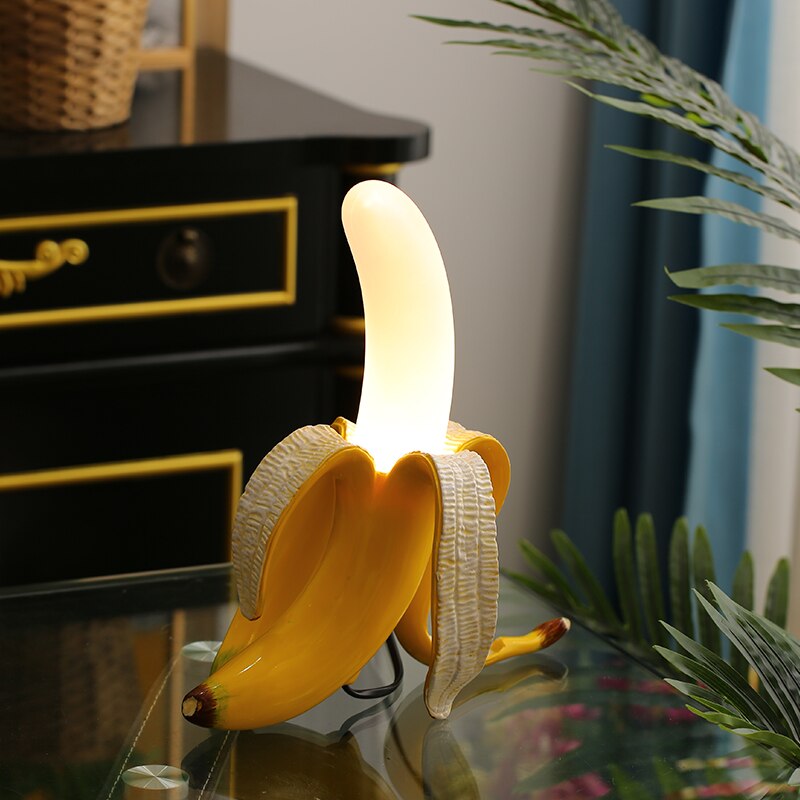banana-table-lamp