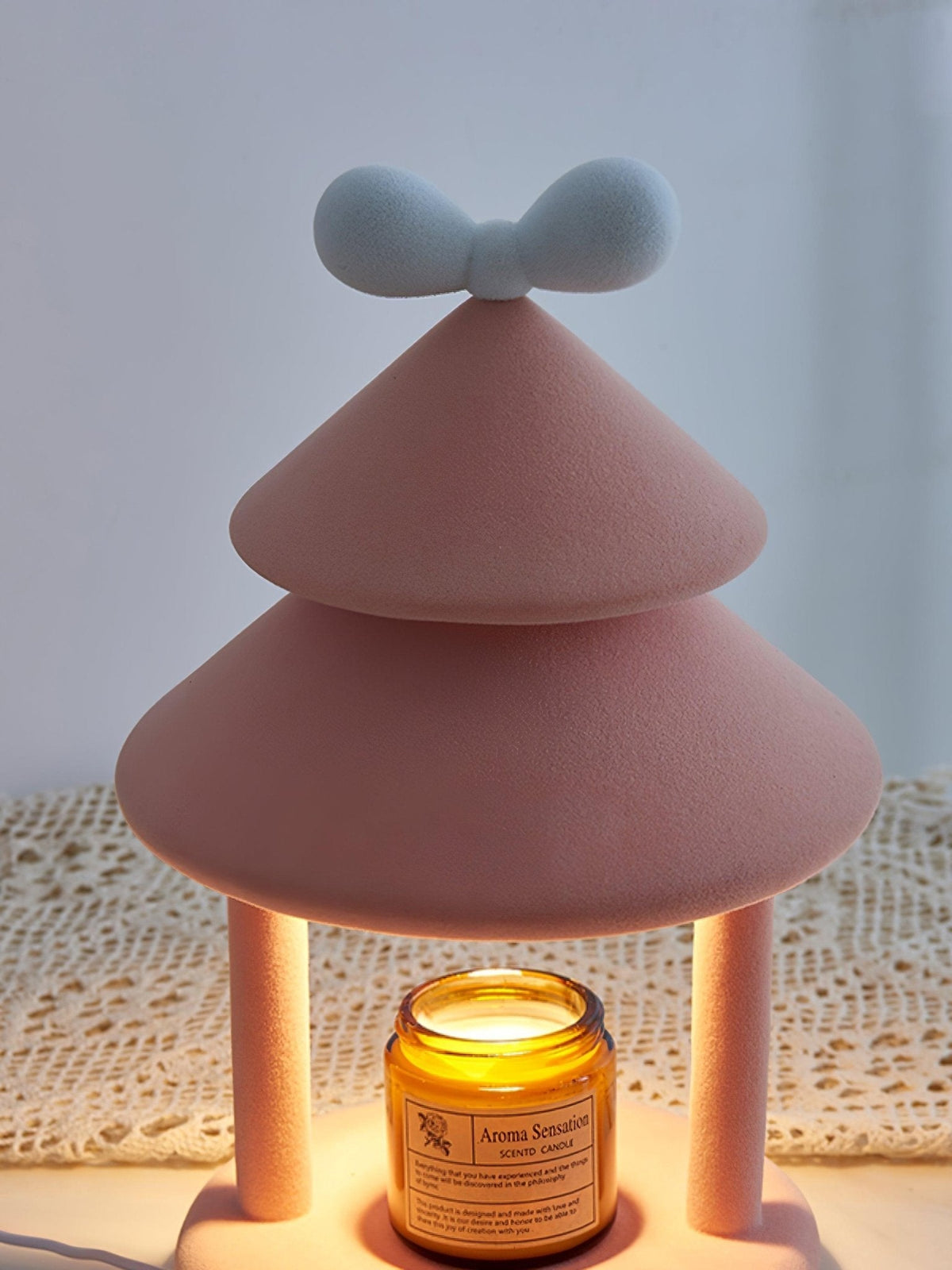 bow-tie-cone-table-lamp