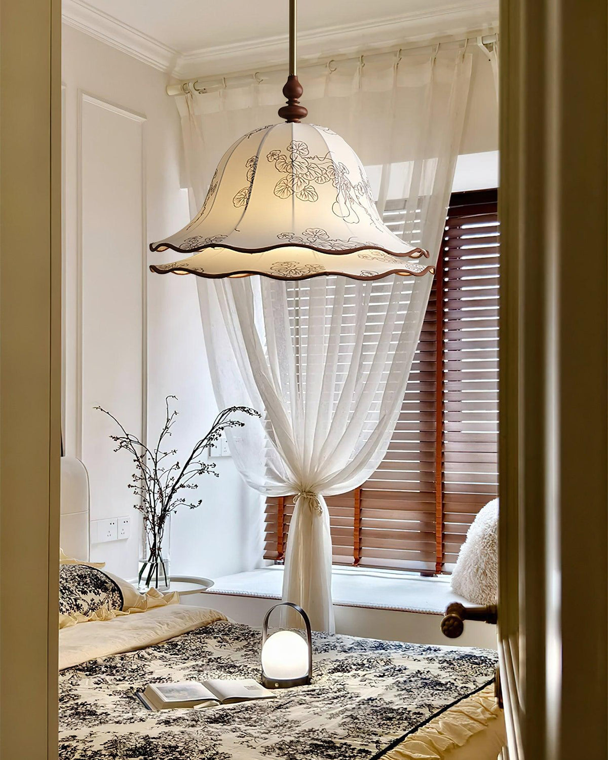 charleston-floral-pendant-lamp