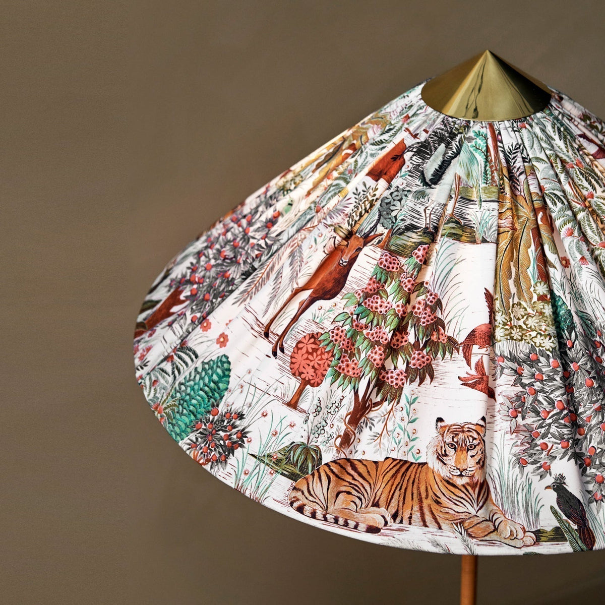 9602 Floor Lamp