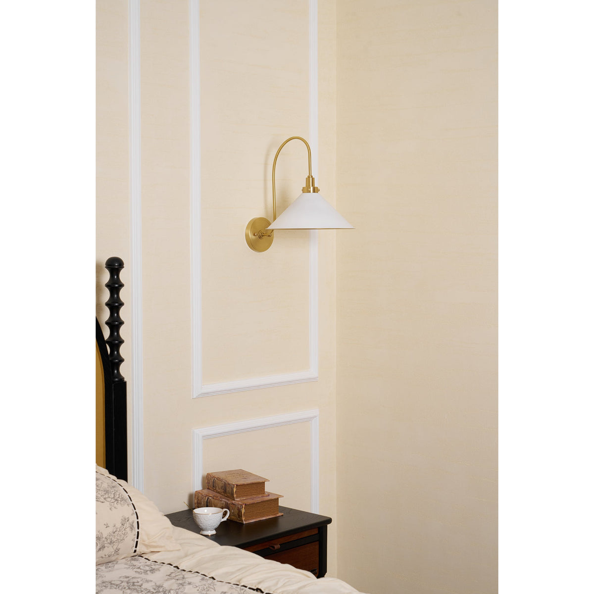 clivedon-wall-lamp