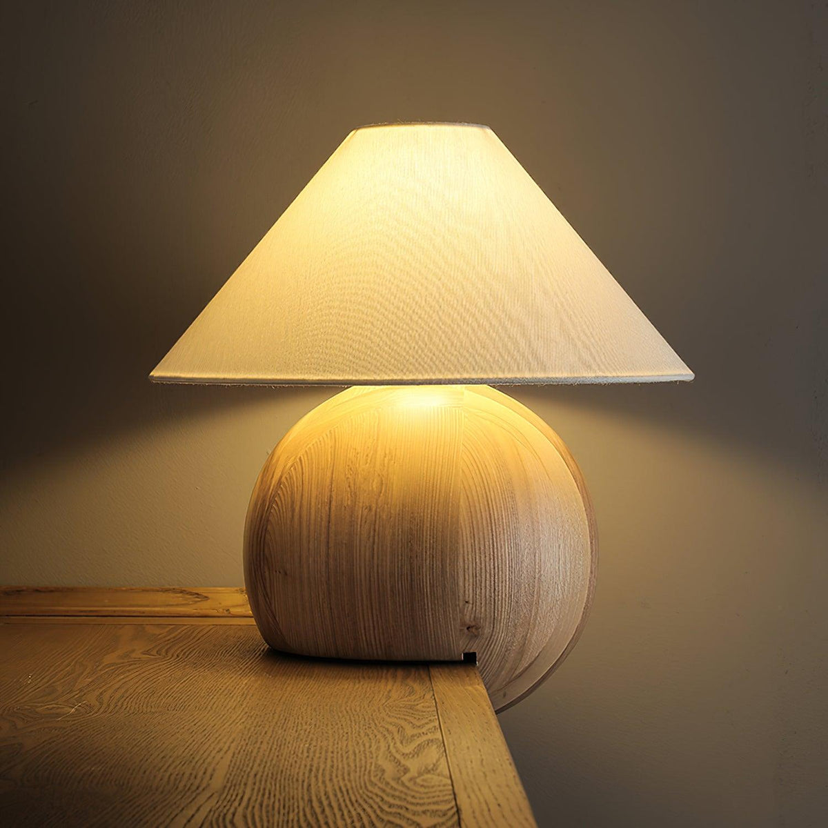 corner-log-table-lamp