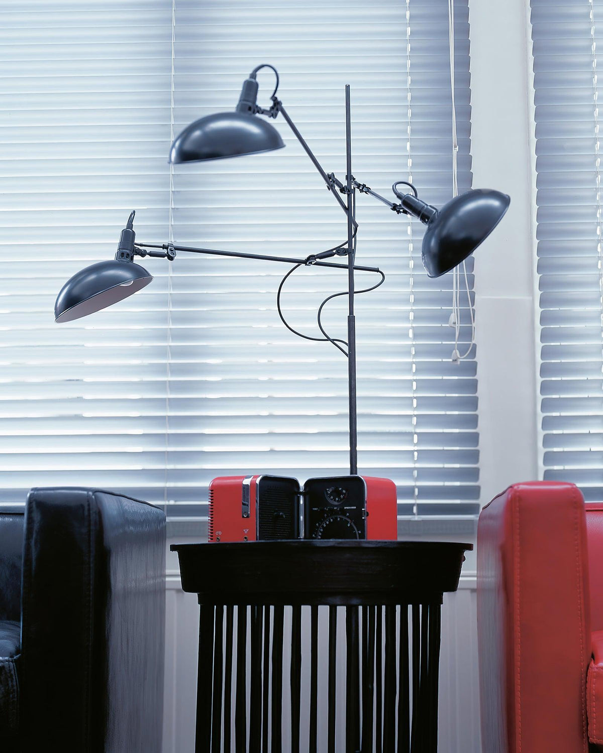 dancer-floor-lamp