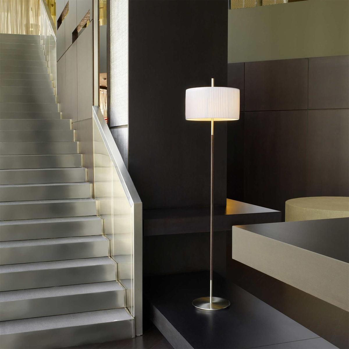 danona-floor-lamp
