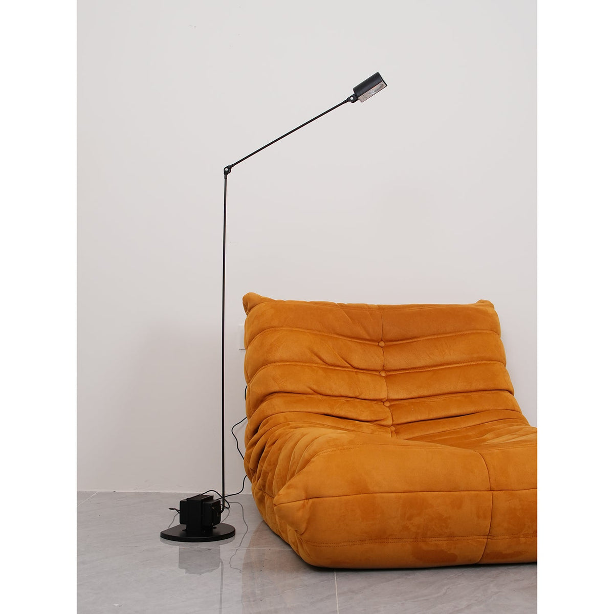 daphine-floor-lamp