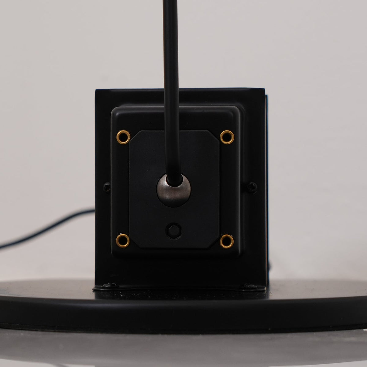 daphine-floor-lamp