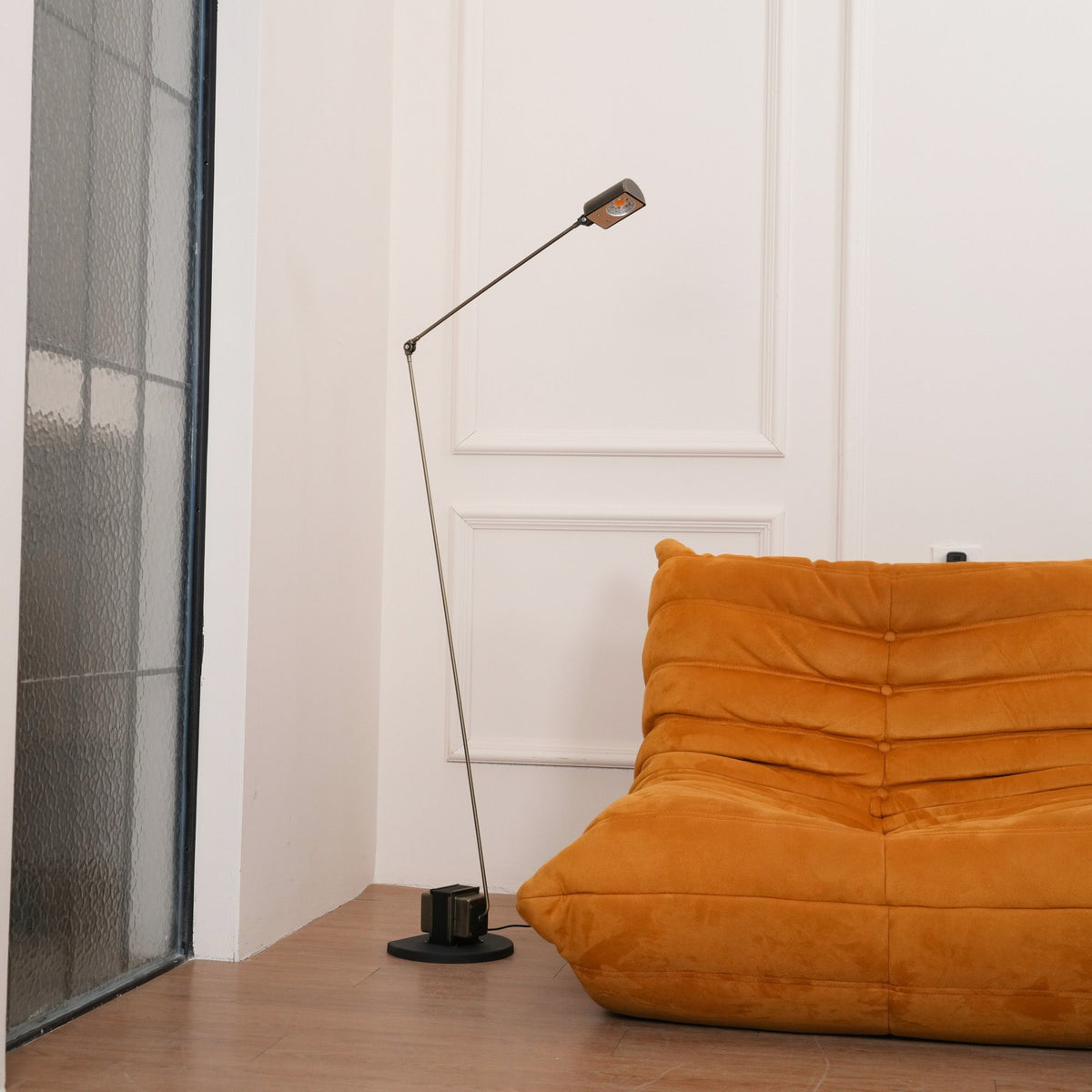 daphine-floor-lamp