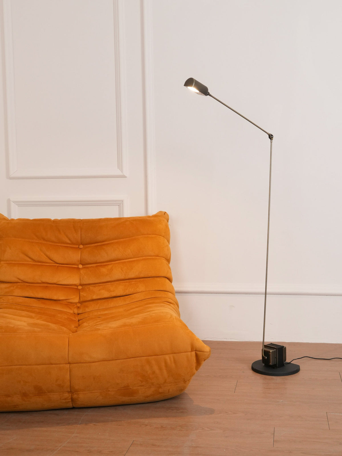 daphine-floor-lamp