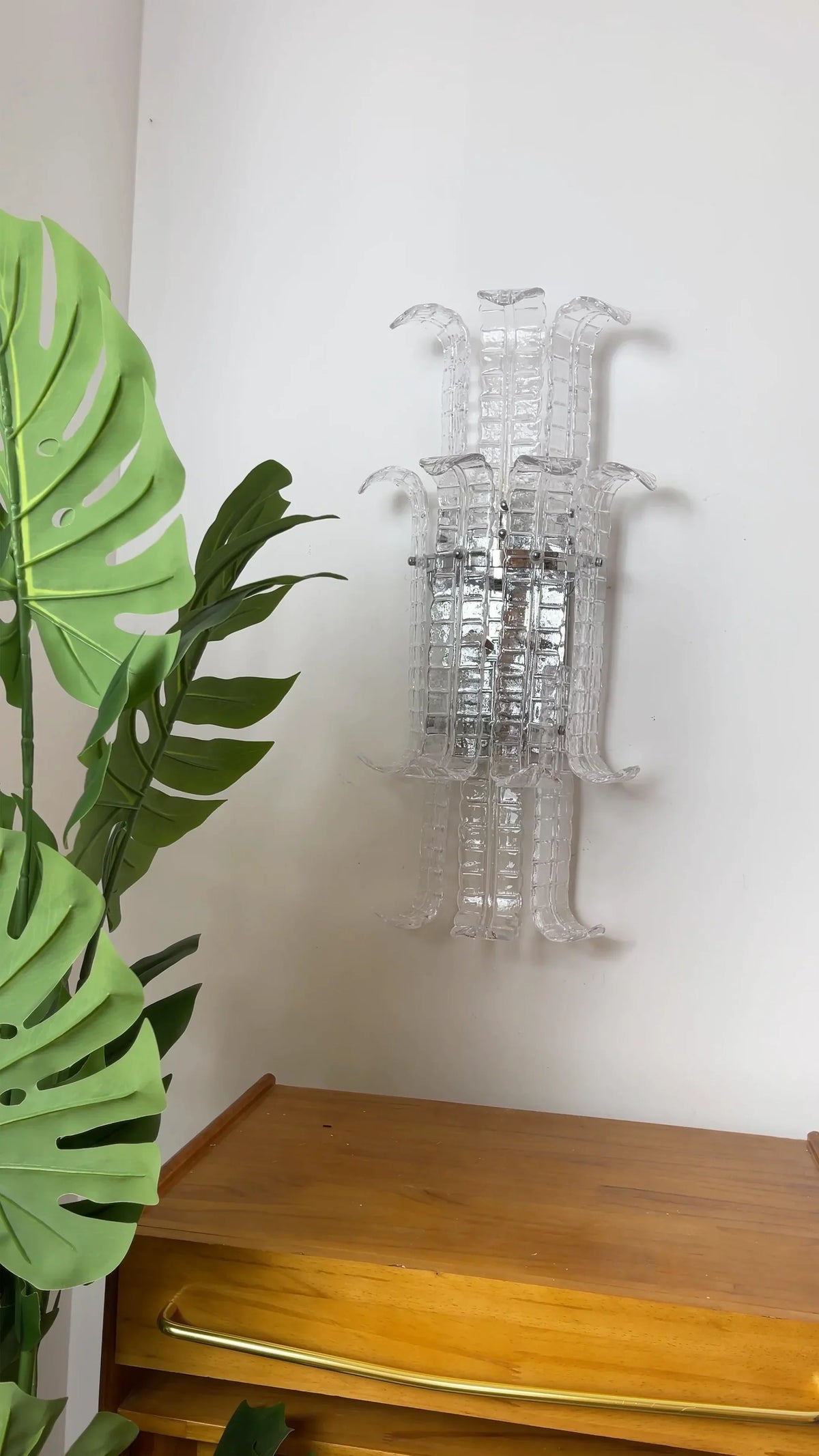 Elegant Murano Leaf Shape Glass Wall Sconce