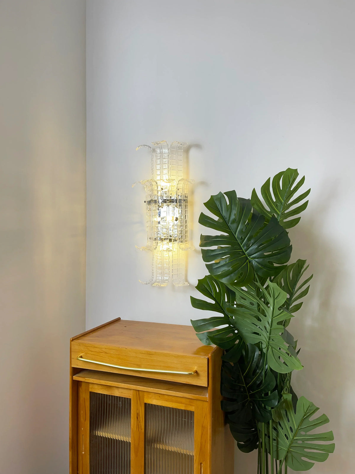 Elegant Murano Leaf Shape Glass Wall Sconce