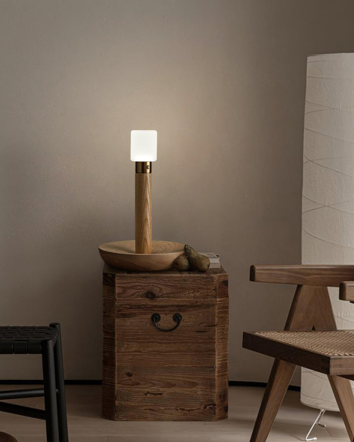 fire-stick-table-lamp