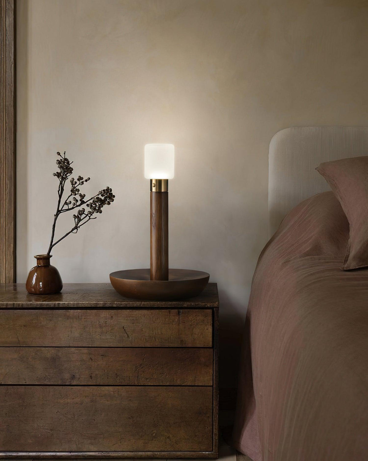 fire-stick-table-lamp