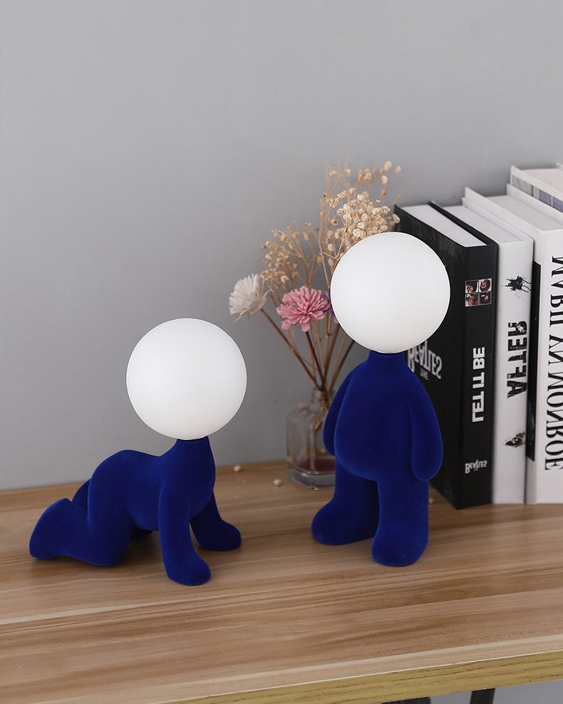 Fluffy Team Table Lamp