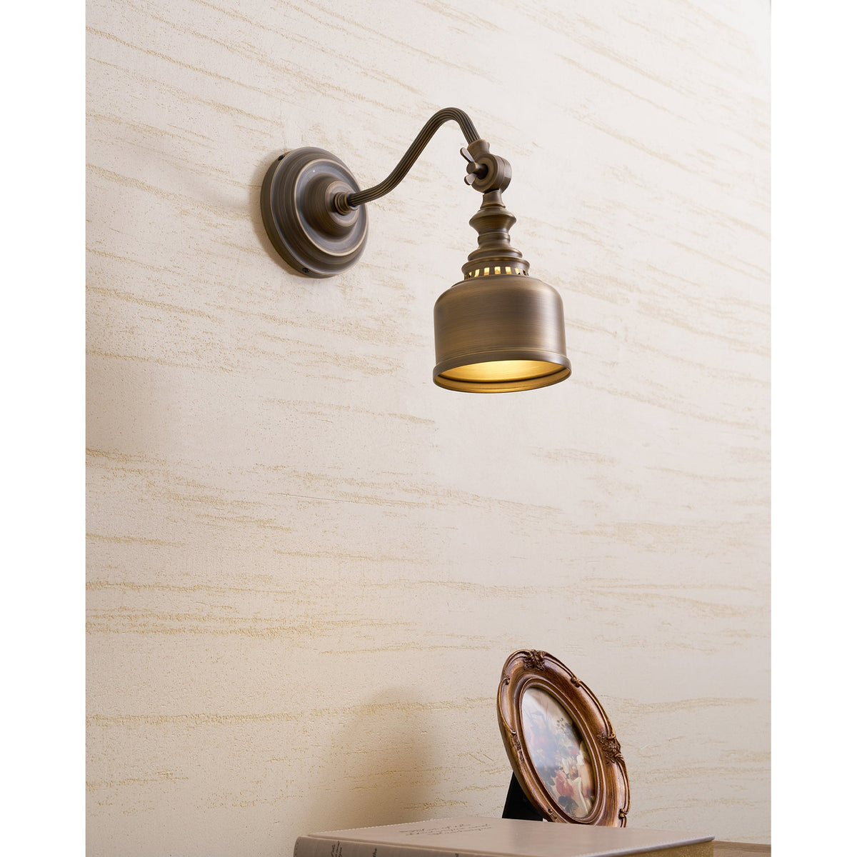 addison-gooseneck-wall-lamp