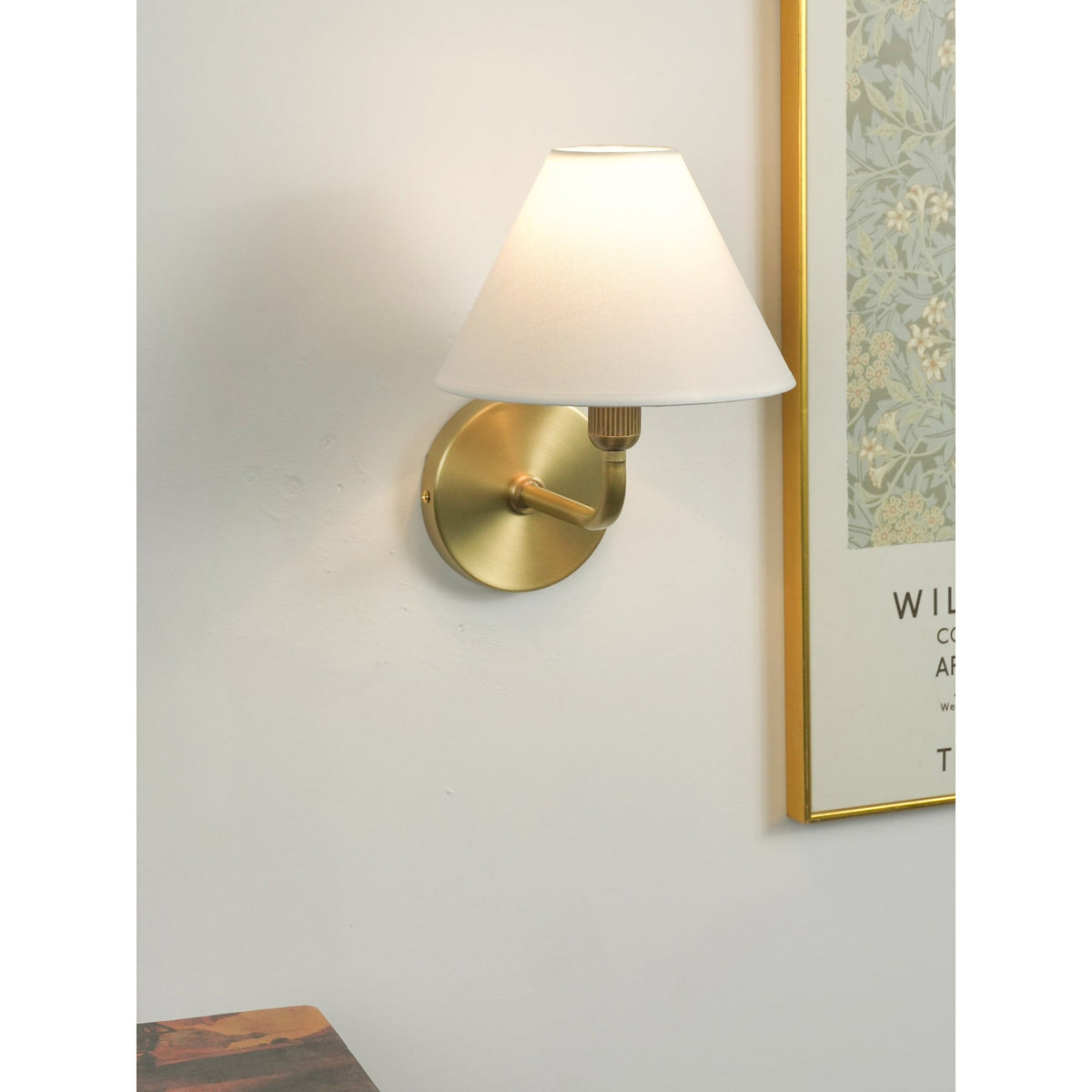 gilda-wall-lamp