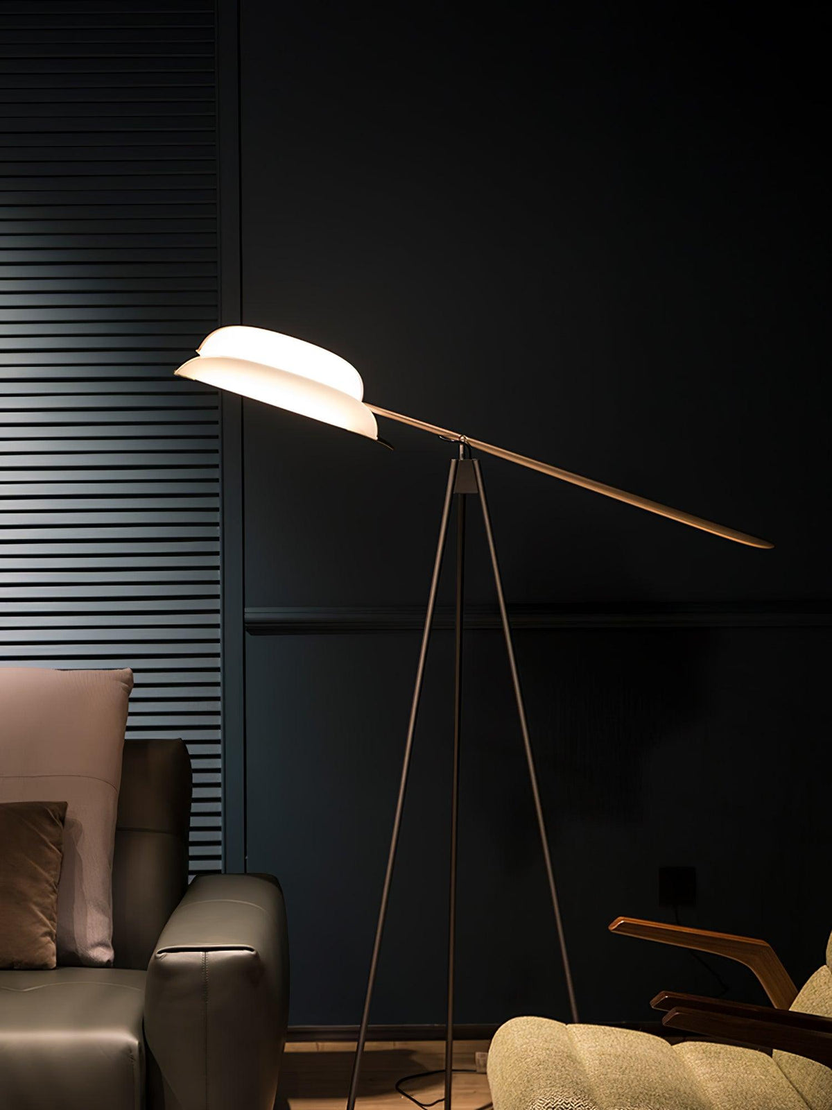 heart-wing-floor-lamp