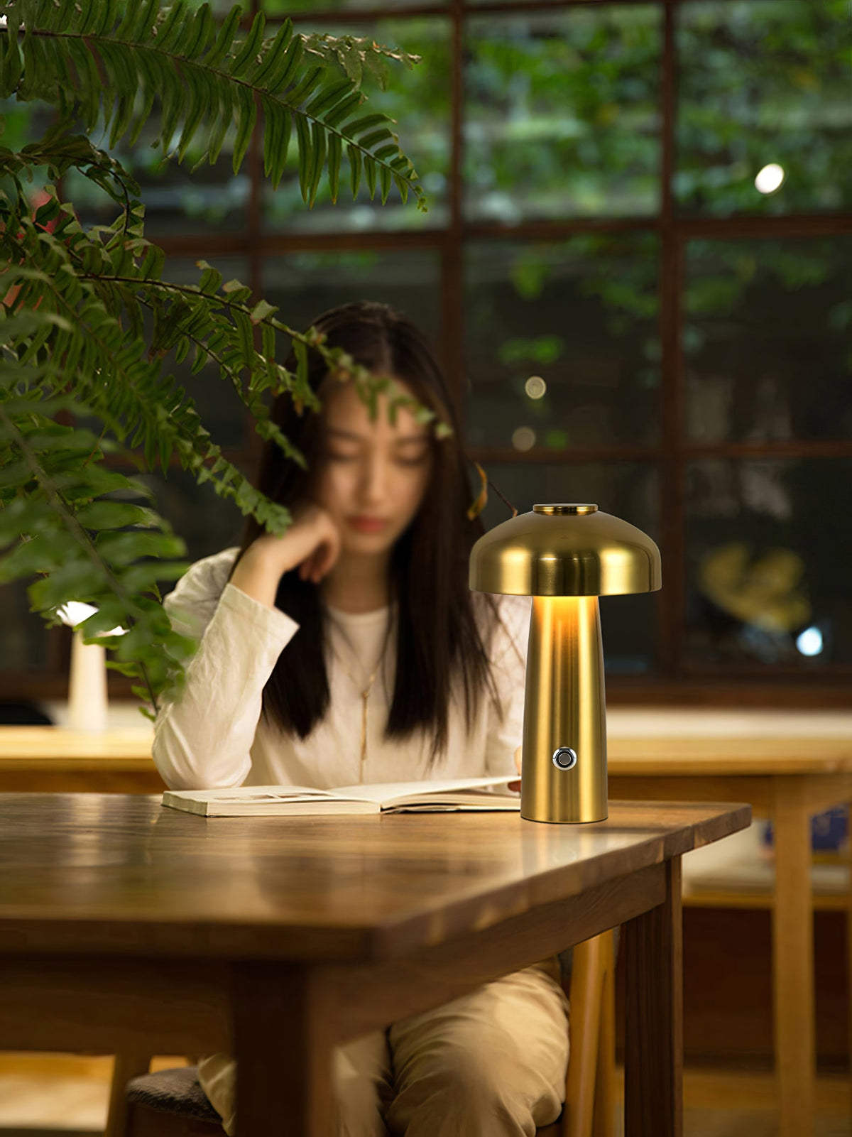 leon-mushroom-table-lamp