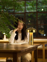 leon-mushroom-table-lamp