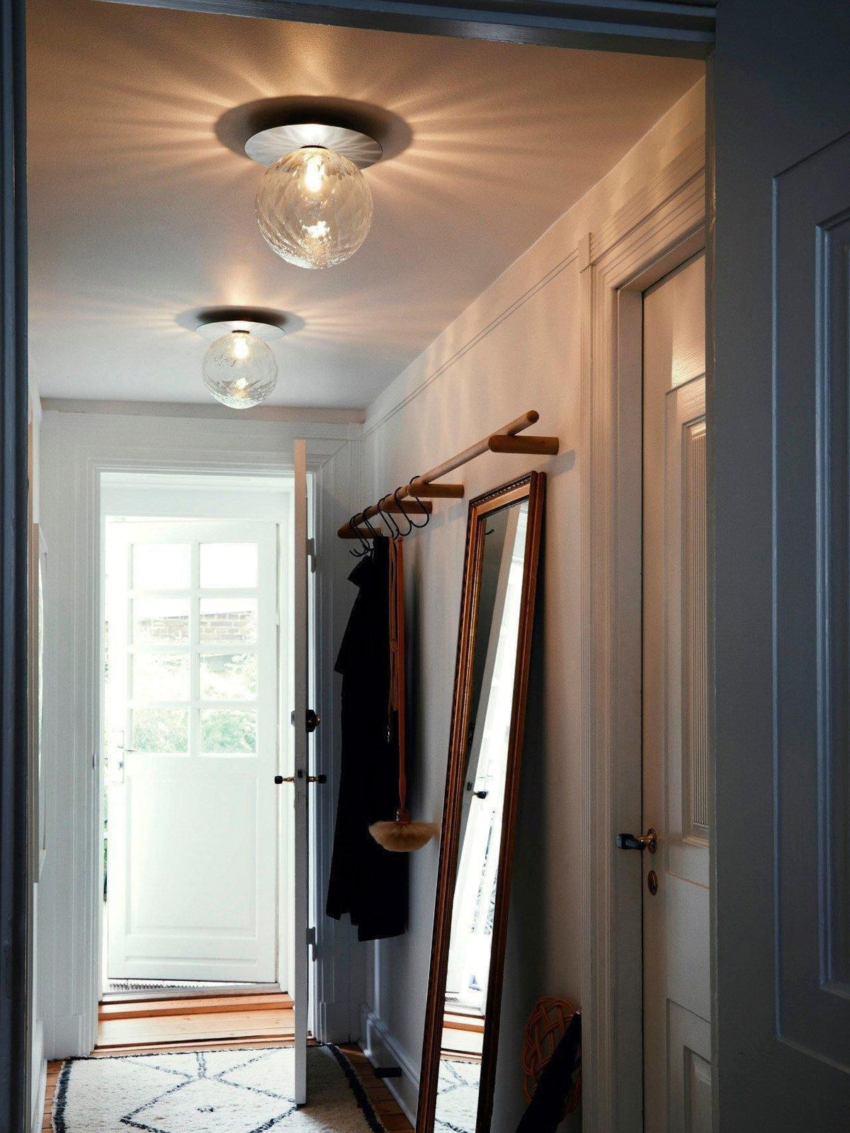 liila-wall-lamp