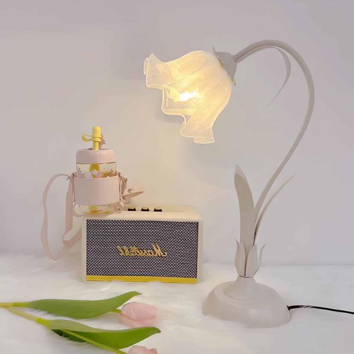 lily-of-the-valley-table-lamp
