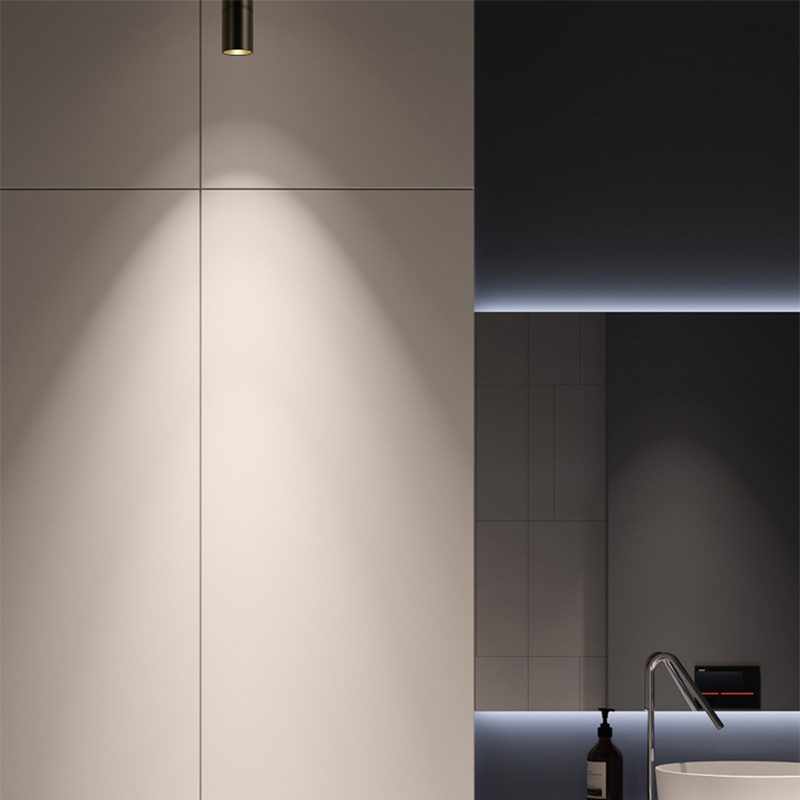 Long rotating spotlight