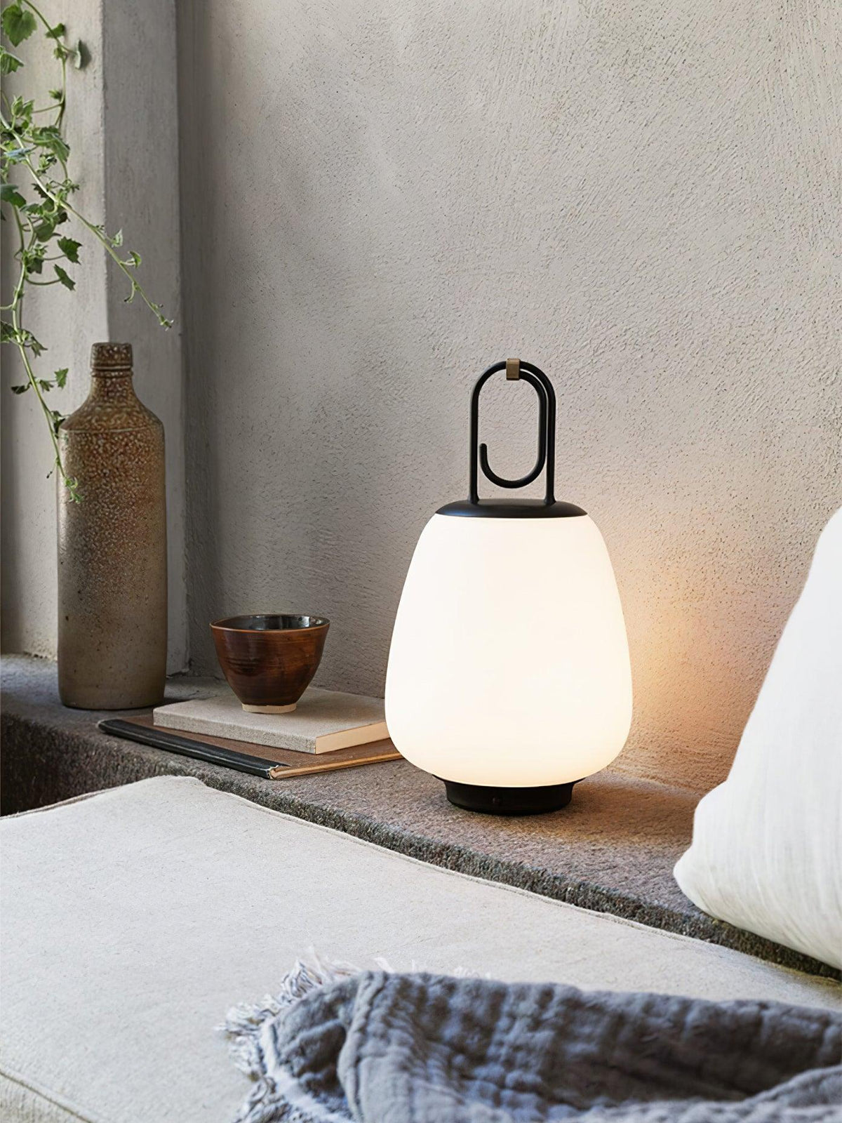 lucia-lantern-table-lamp